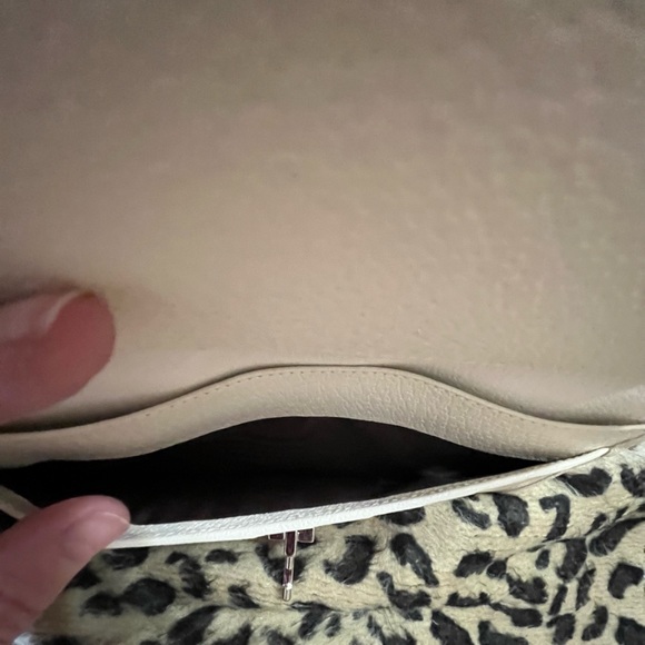 Christmas sale 🎄🎅🏻🎁 SPECIAL Authentic Gucci wallet -Very Gently Used - Picture 9 of 16